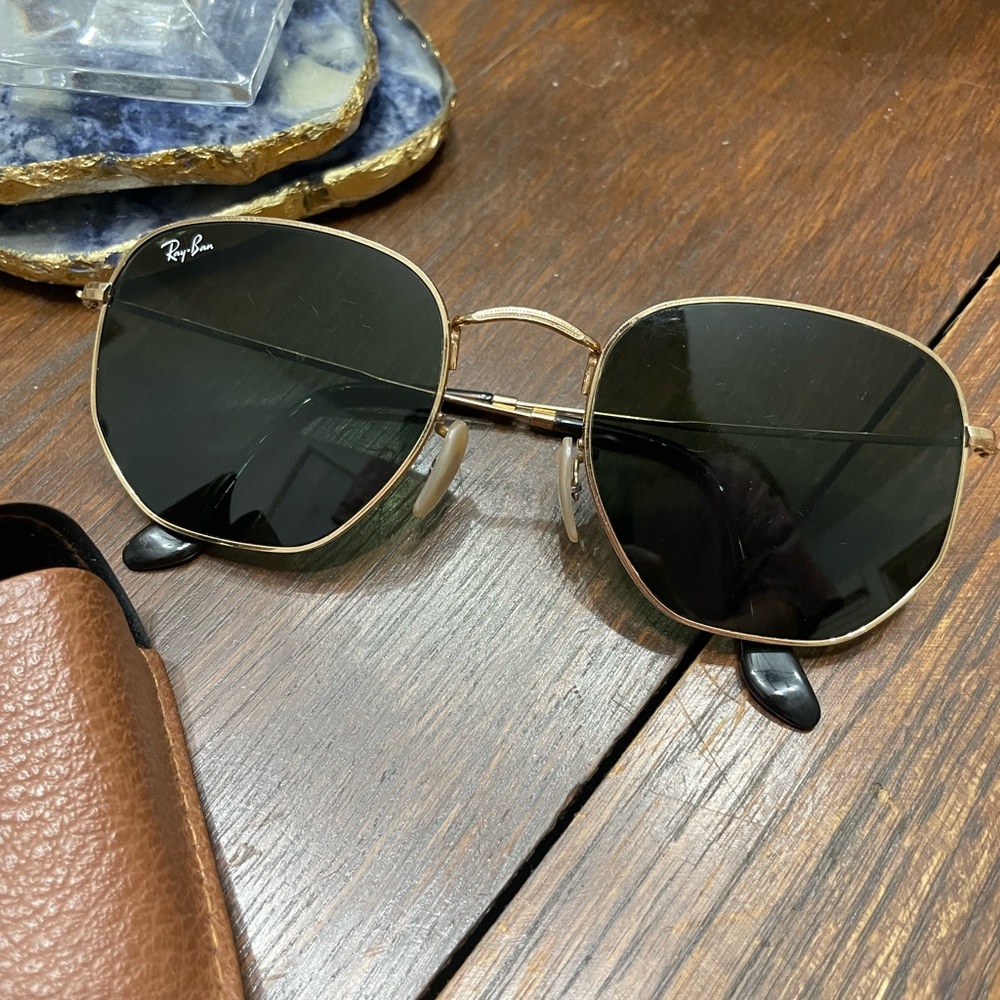 RAY BAN Hexagonal Flat Sunglasses